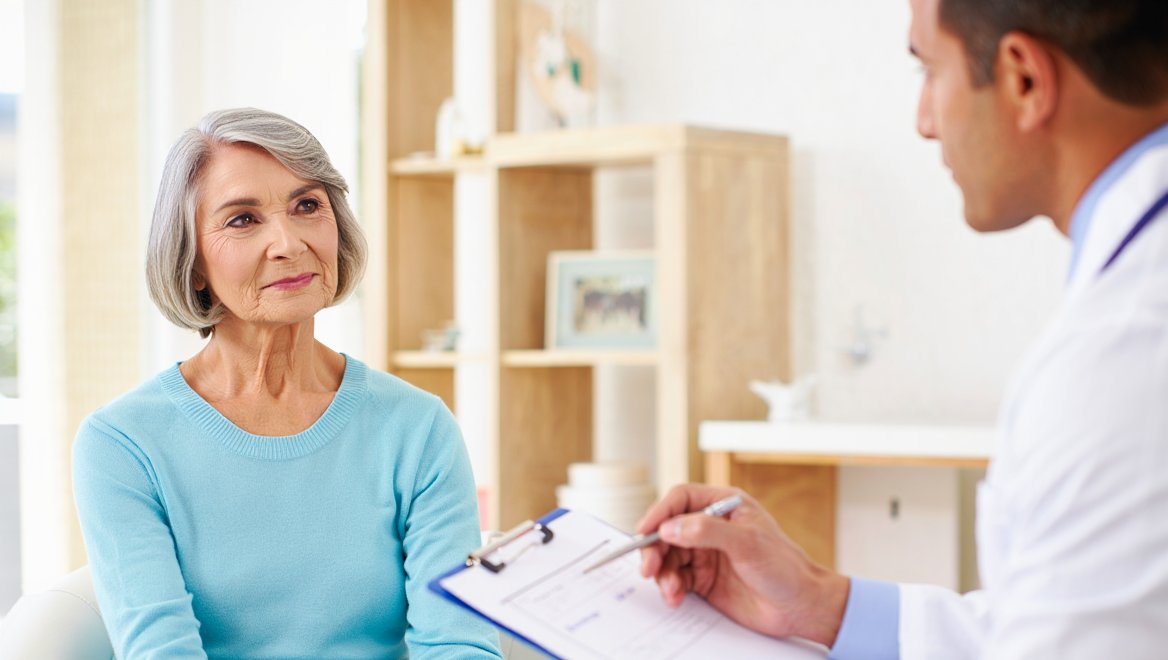 Женщина на приеме у врача